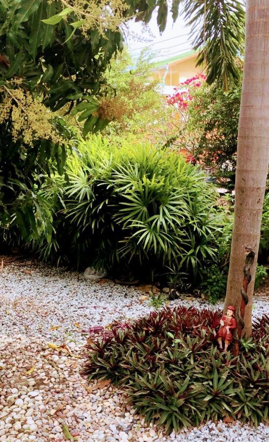 Daisy'S 2 Bedroom Family Home For Up To 5 Guests With Garden & Bbq Koh Samet Esterno foto